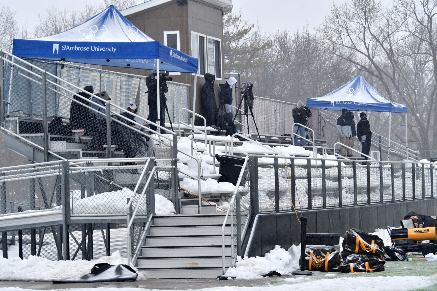 022121-qc-spt-ambrose football-286